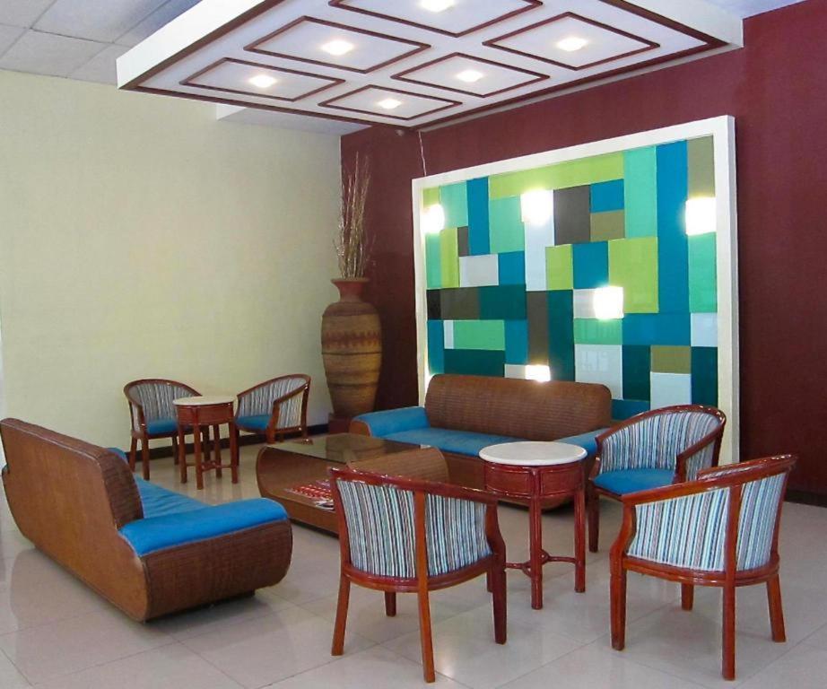 Holiday Spa Hotel Cebu Esterno foto